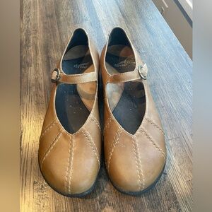 Dansko Giselle Nubuck Mary Jane Tan Leather Shoes  - size 41 (10.5/11)